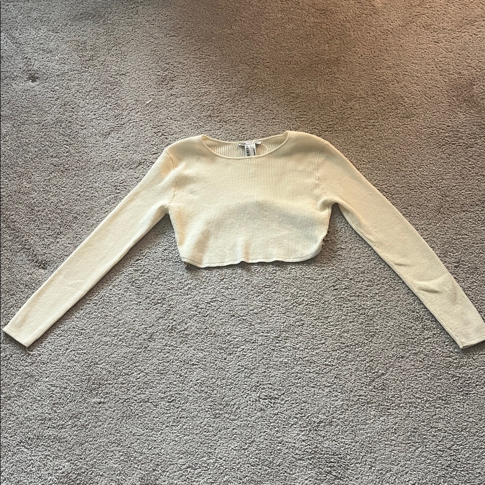 *NWOT* Zara Cream Long Sleeve Crop Sweater
